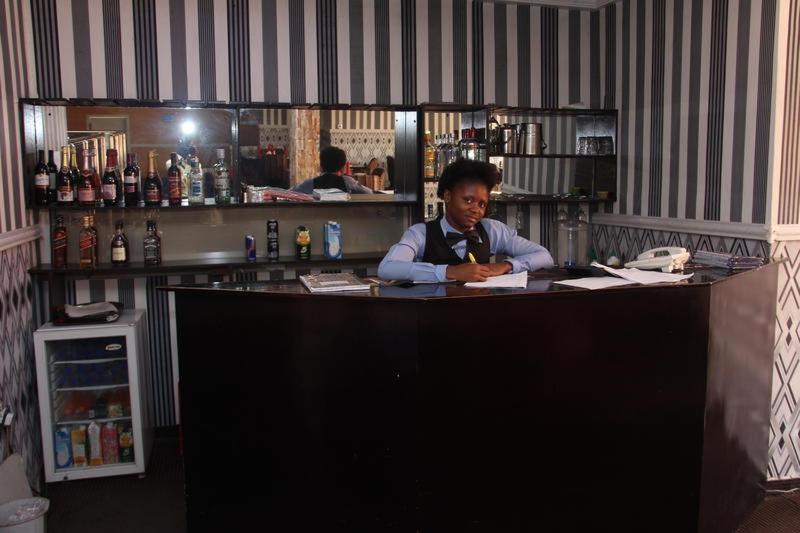 Grand Ibro Hotel Annex Ankuru ภายนอก รูปภาพ