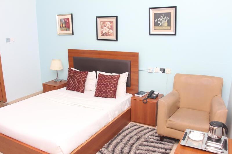 Grand Ibro Hotel Annex Ankuru ภายนอก รูปภาพ