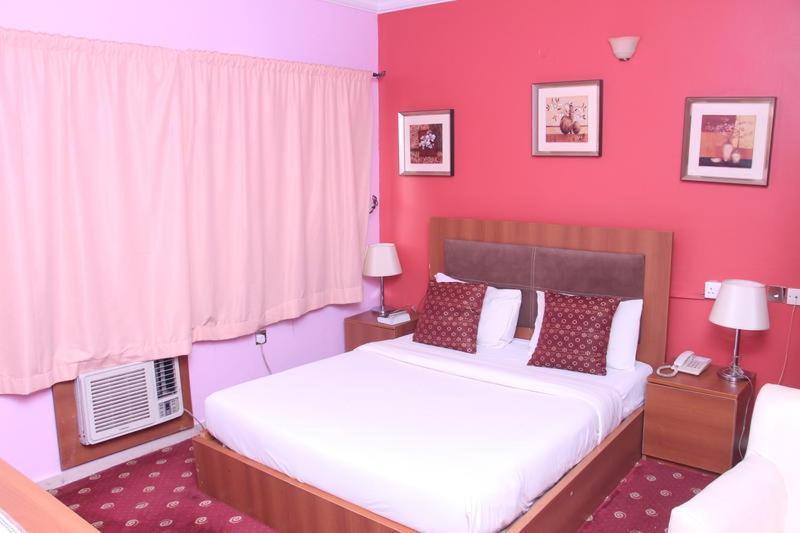 Grand Ibro Hotel Annex Ankuru ภายนอก รูปภาพ