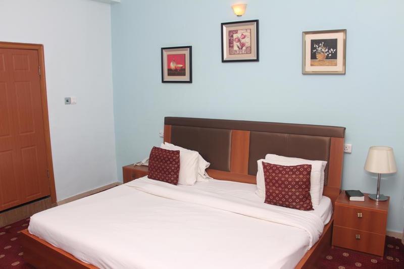 Grand Ibro Hotel Annex Ankuru ภายนอก รูปภาพ