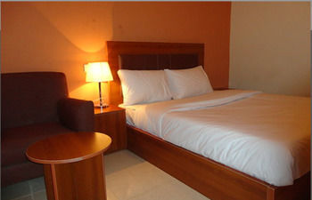 Grand Ibro Hotel Annex Ankuru ภายนอก รูปภาพ